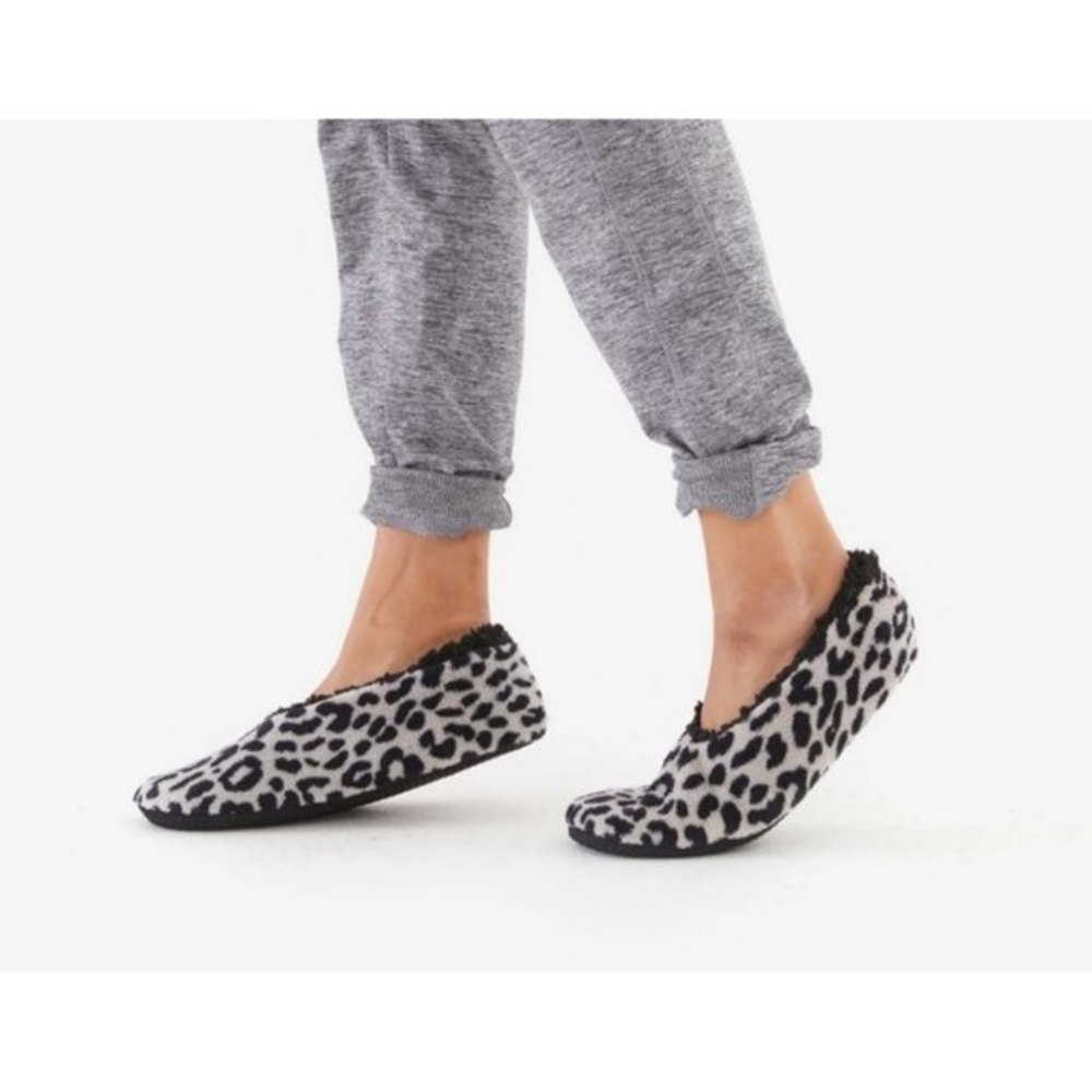 Isaac Mizrahi Leopard Print House Slipper Socks SMALL 5-7 NWT